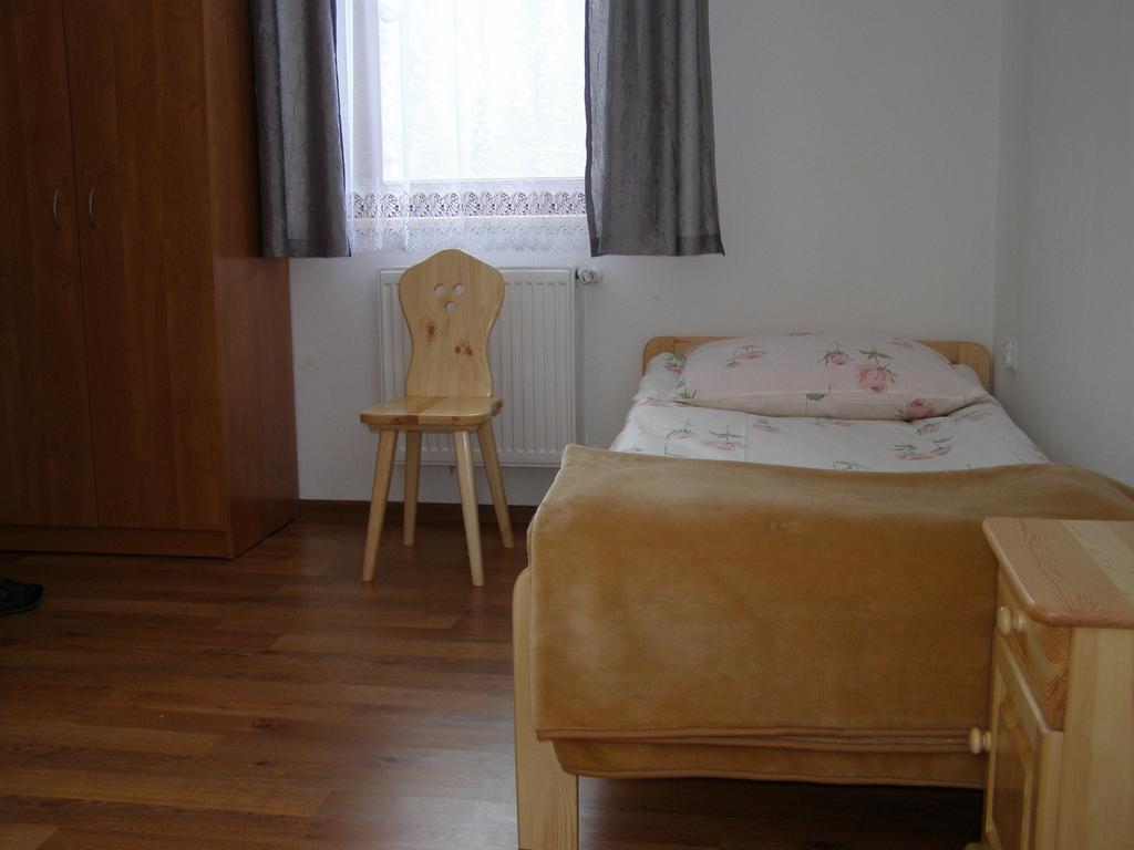Dom Goscinny Na Skolach Gliczarów Chambre photo