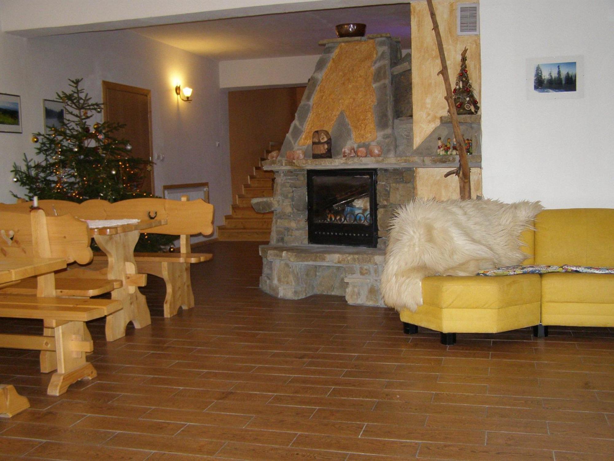 Dom Goscinny Na Skolach Gliczarów Extérieur photo