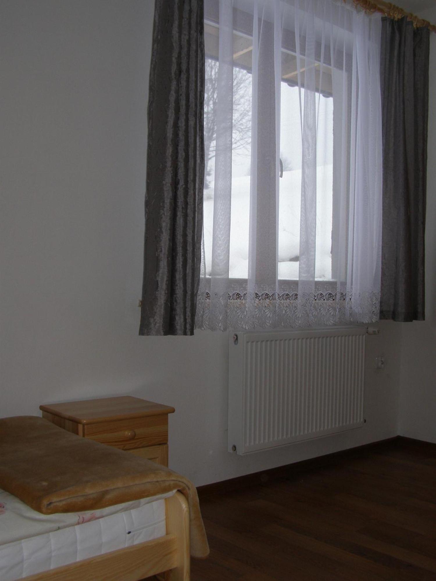 Dom Goscinny Na Skolach Gliczarów Chambre photo